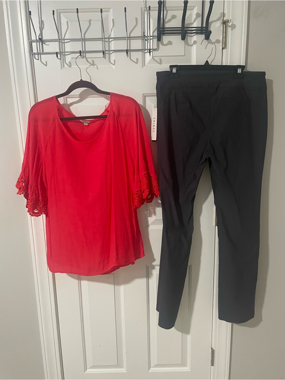 Women's Red Lace-Sleeve Top & dark gray tribal sz14 Pants